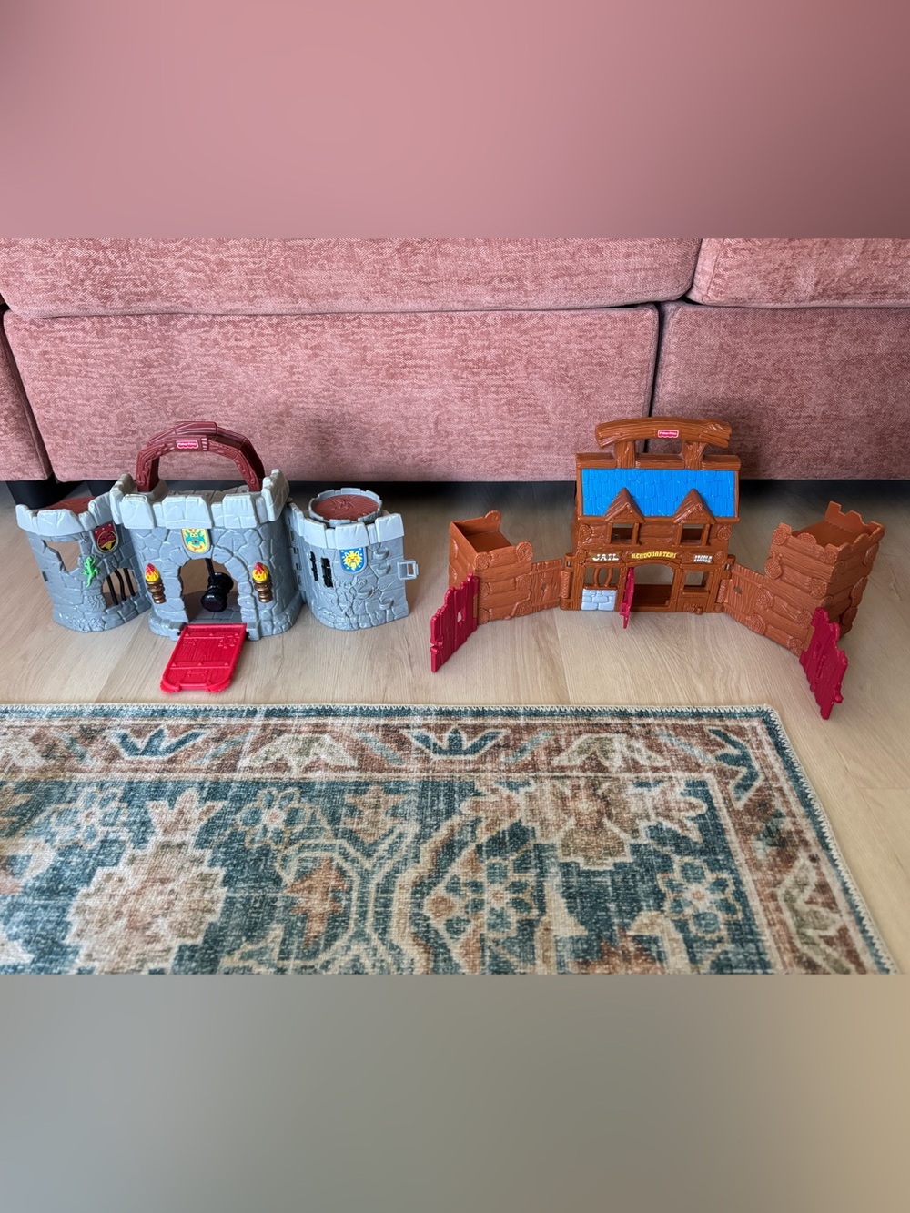 Fisher-Price Playset Adventure Castle and All in one western Fort